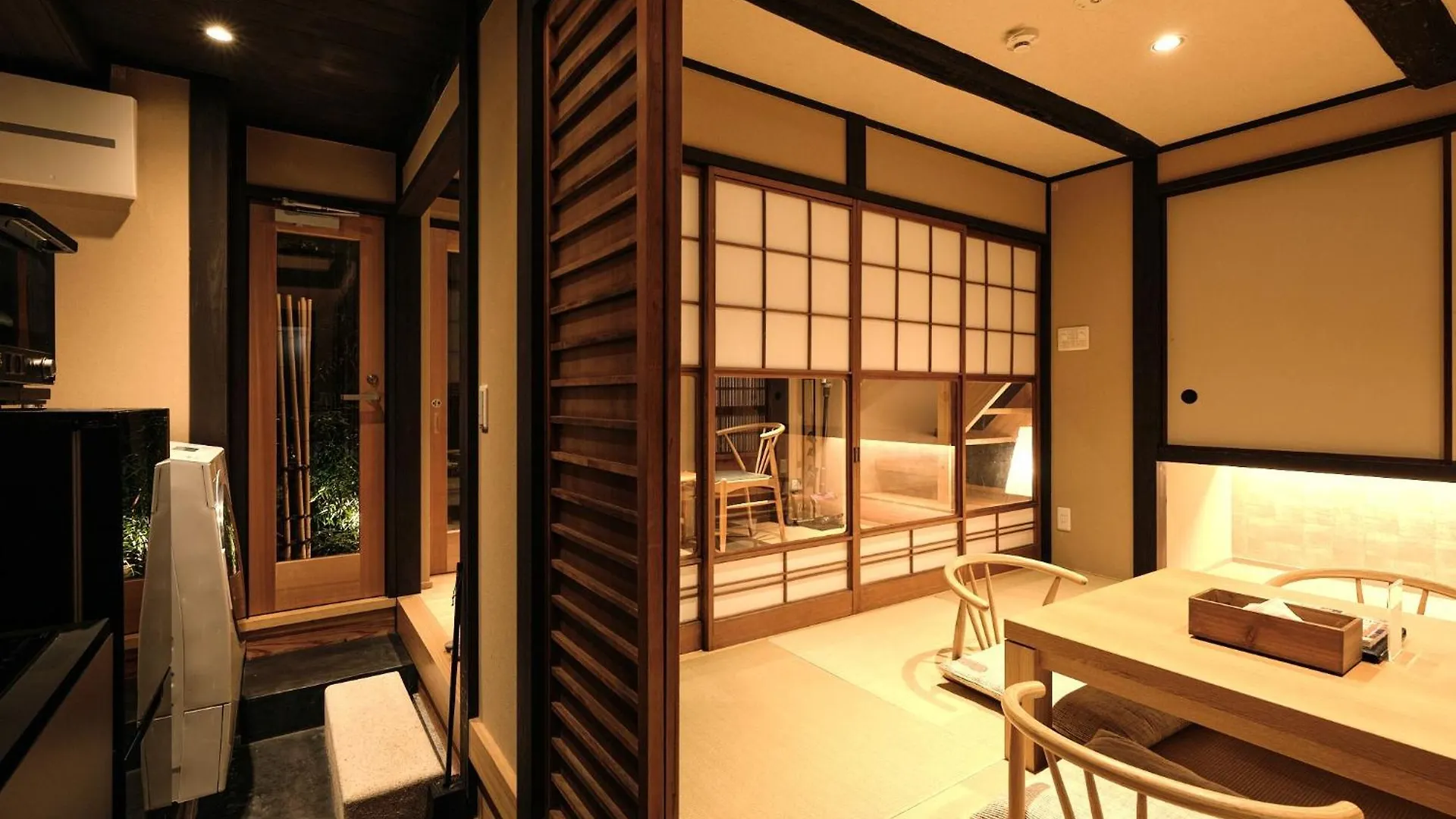 Tsumugi Gionshirakawa Villa Kyoto 0*,  Japan