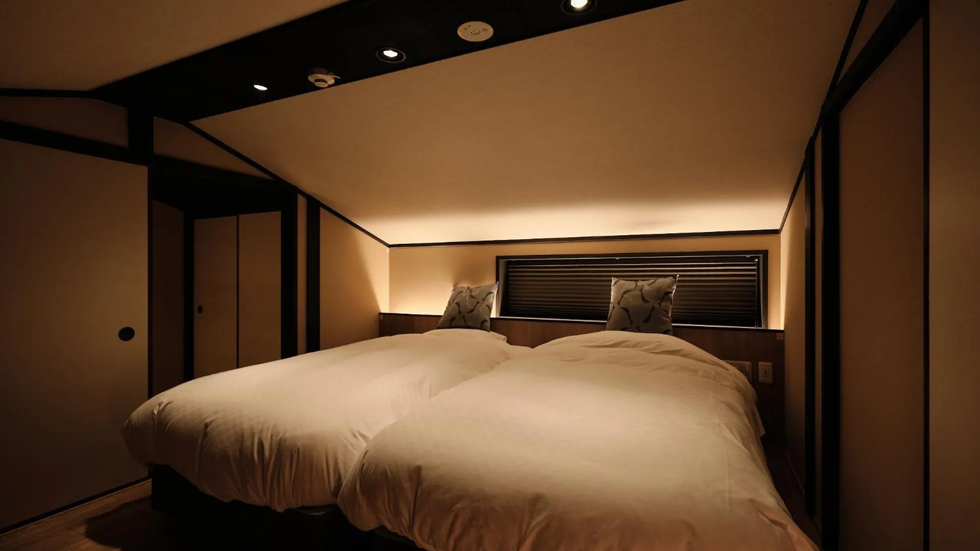 Tsumugi Gionshirakawa Villa Kyoto 0*,  Japan